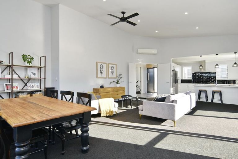 Photo of property in 33 Highgate Drive, Rangiora, 7400