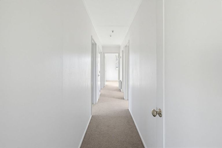 Photo of property in 37 Kimberley Grove, Westbrook, Palmerston North, 4412