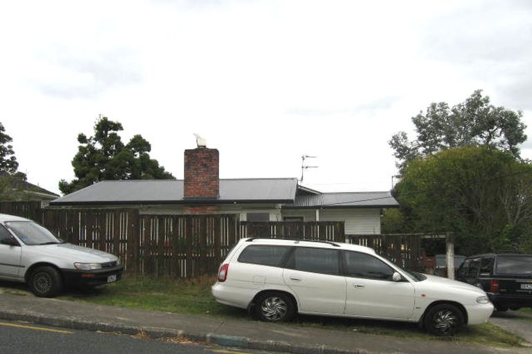 Photo of property in 28 Saffron Street, Birkdale, Auckland, 0626