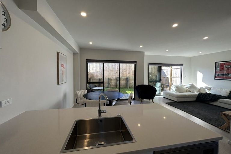 Photo of property in 6/39 Renata Crescent, Te Atatu Peninsula, Auckland, 0610