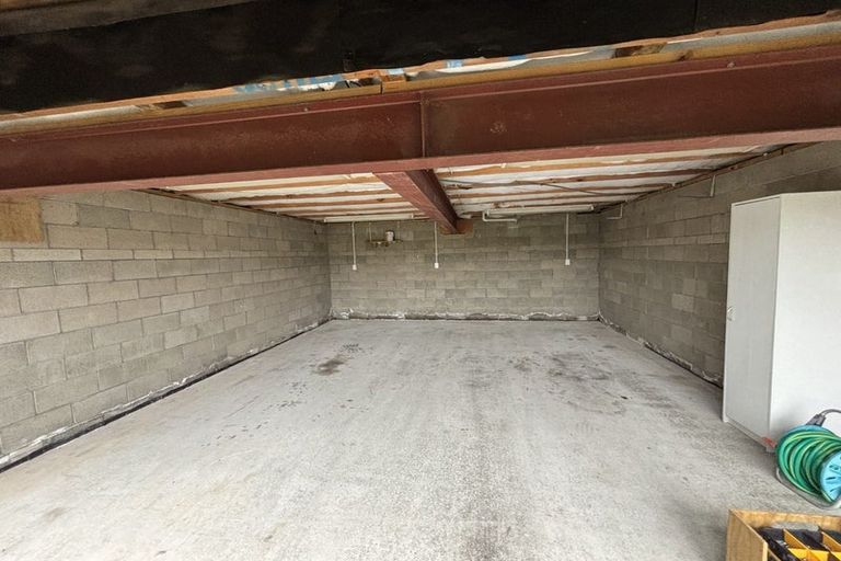 Photo of property in 22 Albatross Close, Whitby, Porirua, 5024