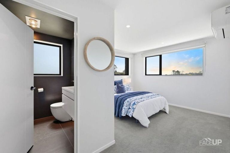 Photo of property in 111d Woodglen Road, Glen Eden, Auckland, 0602