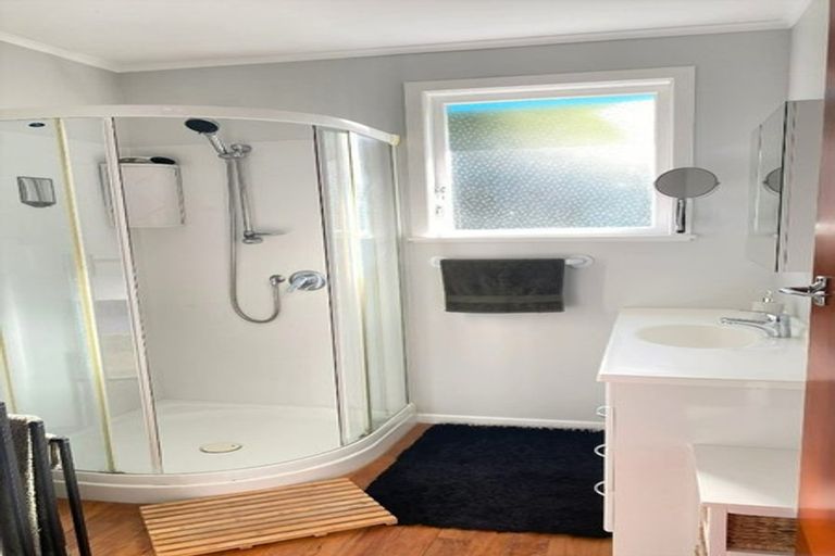 Photo of property in 5 Hartley Terrace, Massey, Auckland, 0614
