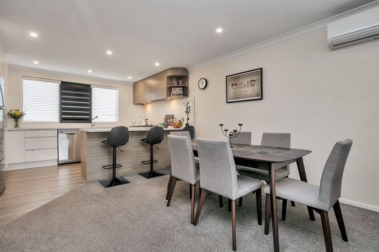 Photo of property in 136 Hobsonville Road, Hobsonville, Auckland, 0618