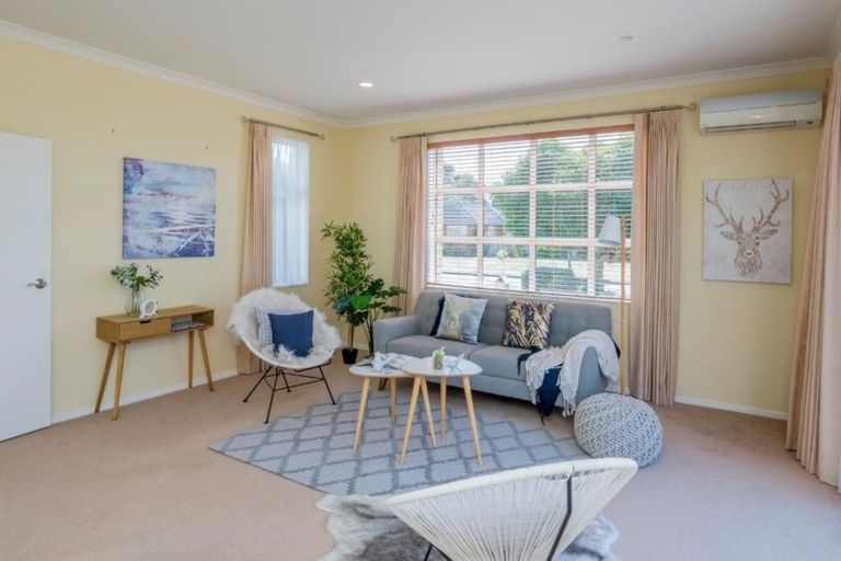 Photo of property in 25 San Priamo Place, Paraparaumu Beach, Paraparaumu, 5032