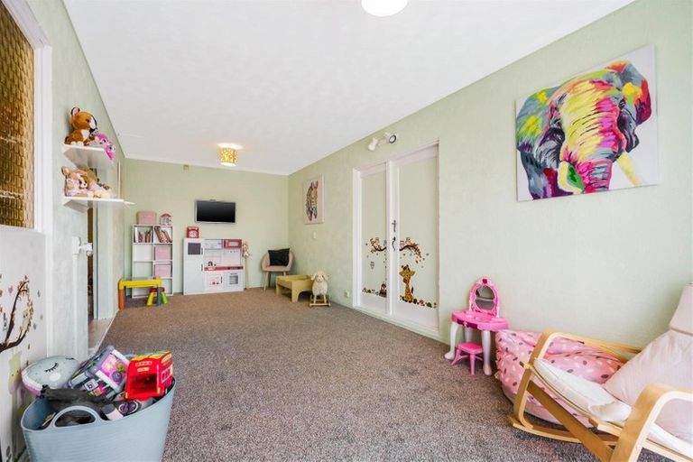 Photo of property in 2/131 Glamorgan Drive, Torbay, Auckland, 0630