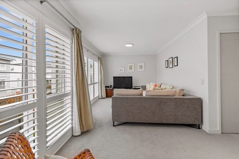 Photo of property in 16 Kensington Drive, Orewa, 0931