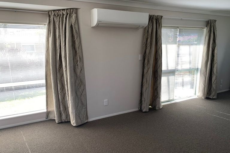 Photo of property in 162 Lakeside Drive, Orewa, 0931