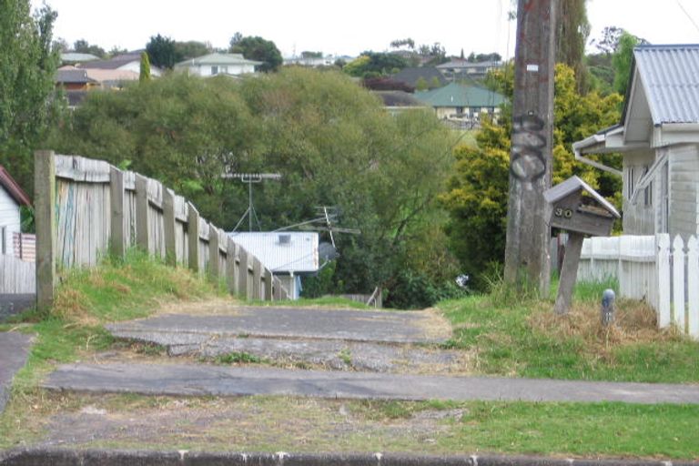 Photo of property in 32 Sabulite Road, Kelston, Auckland, 0602