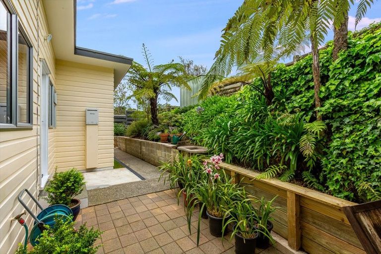 Photo of property in 129 Kahu Road, Paremata, Porirua, 5024