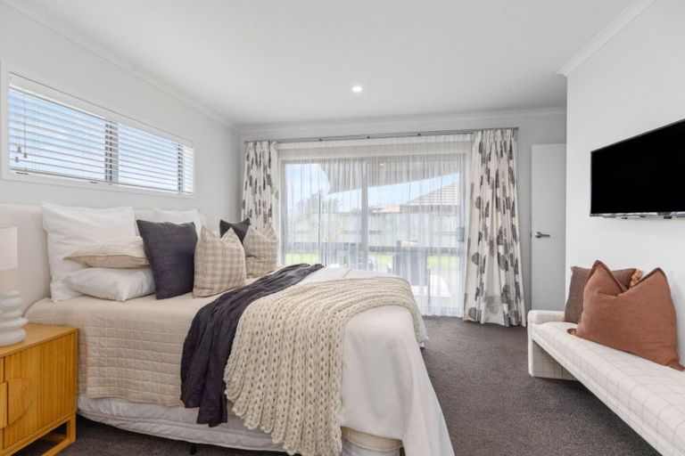 Photo of property in 10 Rochfort Crescent, Pyes Pa, Tauranga, 3112