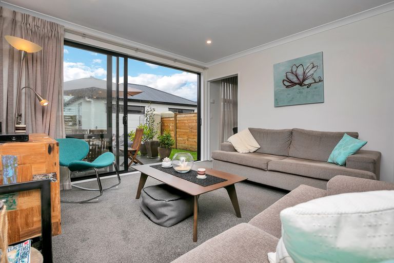 Photo of property in 136 Hobsonville Road, Hobsonville, Auckland, 0618