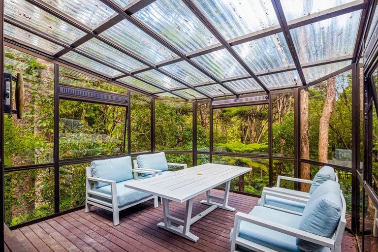 Photo of property in 15 Kaurimu Rise, Titirangi, Auckland, 0604