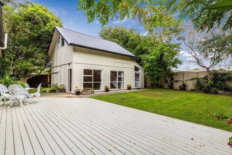 Photo of property in 490 Te Atatu Road, Te Atatu Peninsula, Auckland, 0610