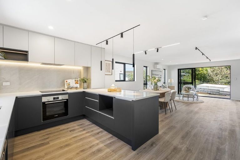 Photo of property in 111 Sycamore Drive, Sunnynook, Auckland, 0620