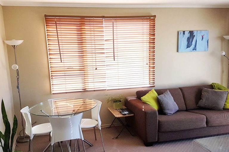 Photo of property in 102u1 Lyall Parade, Lyall Bay, Wellington, 6022