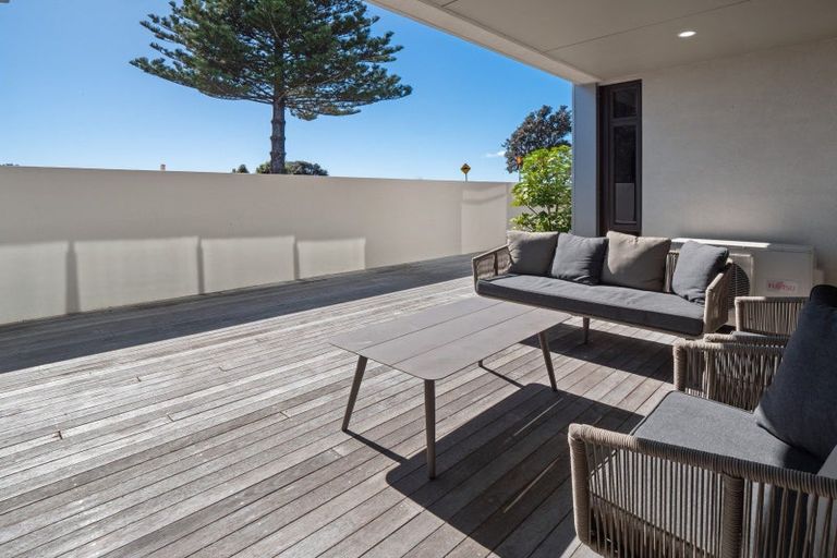 Photo of property in 2/48 Marine Parade, Mount Maunganui, 3116