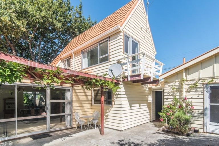 Photo of property in 53 Puriri Road, Waikanae, 5036