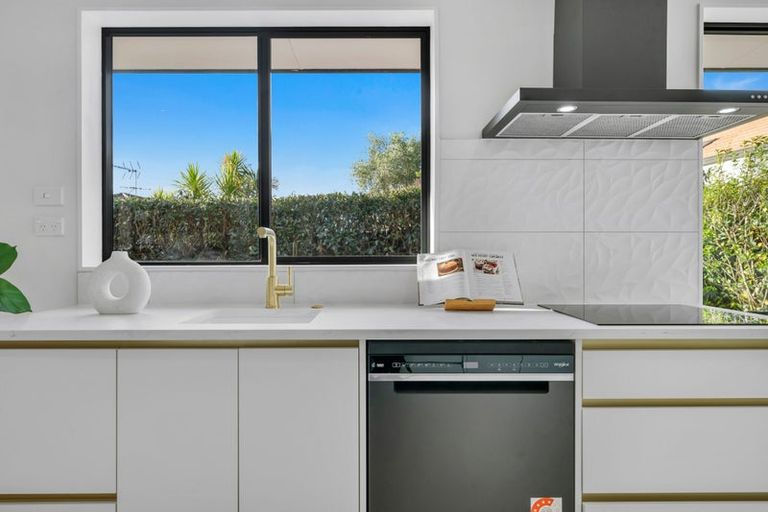 Photo of property in 100 Greenhithe Road, Greenhithe, Auckland, 0632