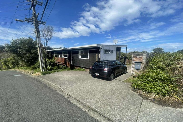 Photo of property in 84 Salford Street, Newlands, Wellington, 6037