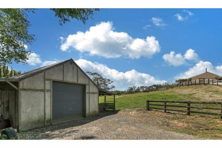 Photo of property in 11 Pineview Lane, Helensville, 0875