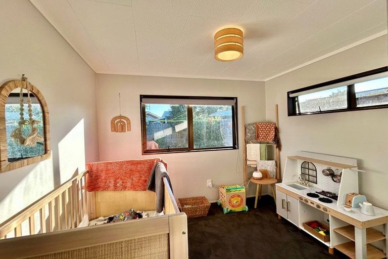 Photo of property in 42 Glamorgan Avenue, Tamatea, Napier, 4112