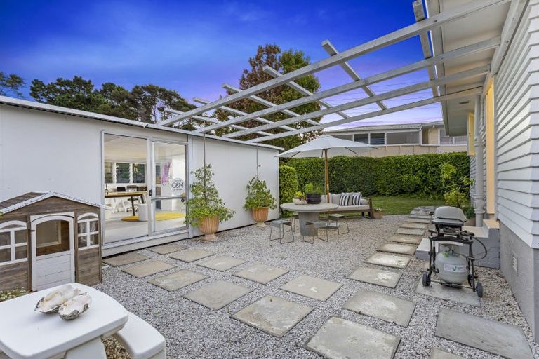 Photo of property in 13 Helena Street, Massey, Auckland, 0614