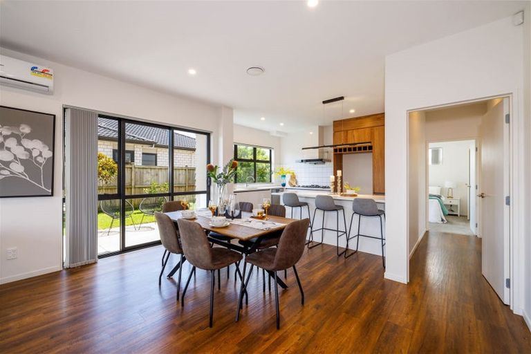 Photo of property in 21 Sapwood Crescent, Takanini, 2110