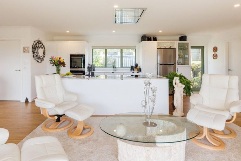 Photo of property in 121 Cashmere Drive, Fitzherbert, Palmerston North, 4410