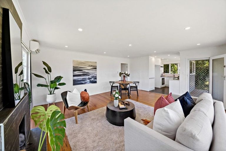 Photo of property in 2 Glengarry Road, Glen Eden, Auckland, 0602