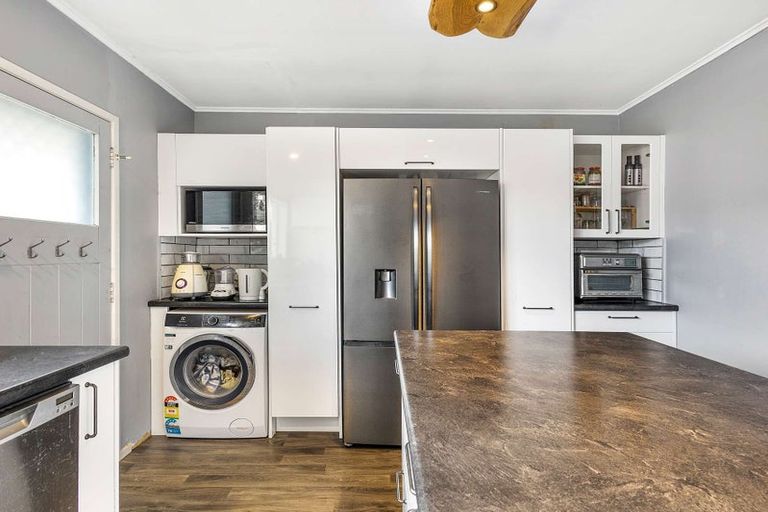 Photo of property in 2/608 Heretaunga Street East, Parkvale, Hastings, 4122