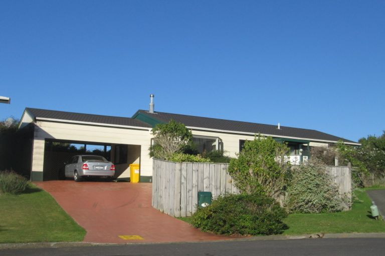 Photo of property in 31 James Cook Drive, Whitby, Porirua, 5024