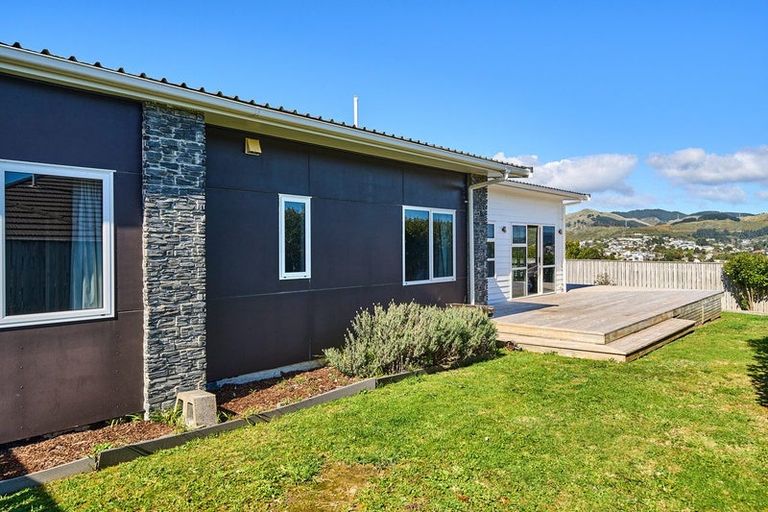 Photo of property in 29 Paparoa Crescent, Aotea, Porirua, 5024