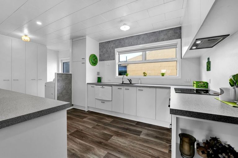 Photo of property in 61 Murray Avenue, Hawera, 4610