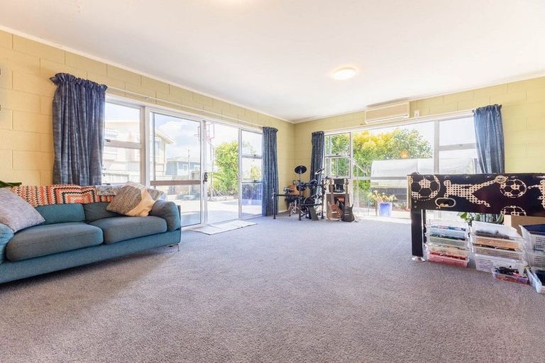 Photo of property in 12b Kohutuhutu Road, Raumati Beach, Paraparaumu, 5032
