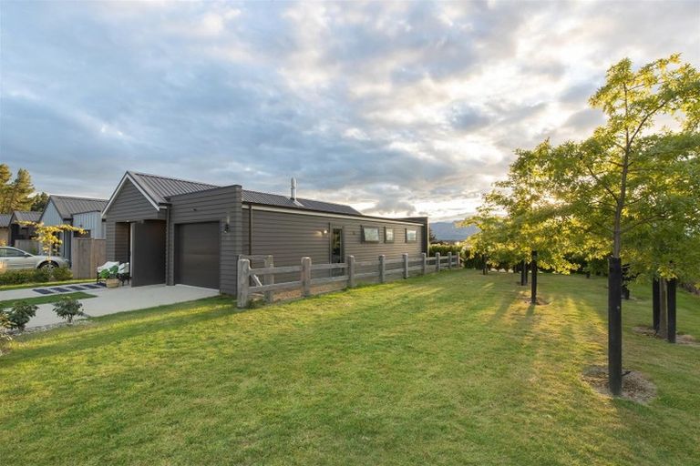 Photo of property in 26 Mount Creighton Crescent, Wanaka, 9305