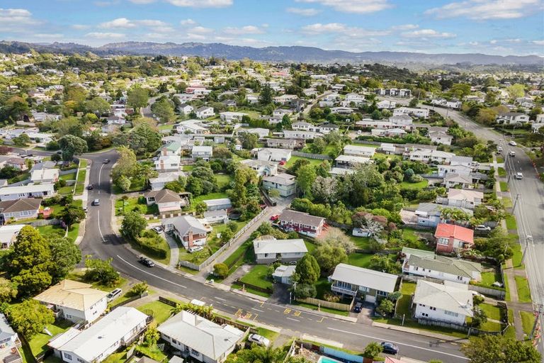 Photo of property in 1b Nandana Drive, Glen Eden, Auckland, 0602