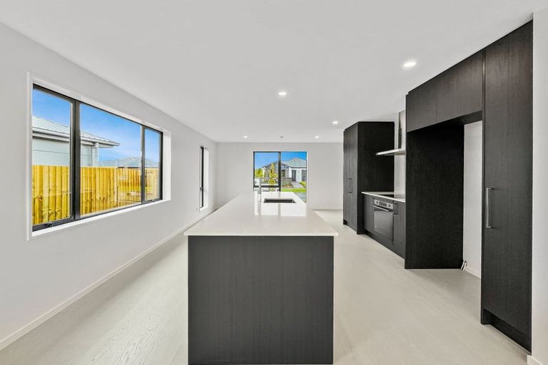 Photo of property in 35 Bill Hammond Drive, Belfast, 8051