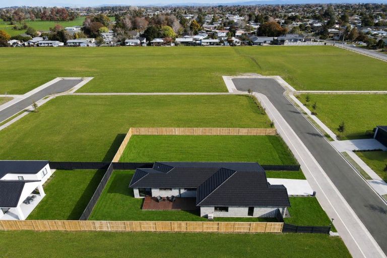 Photo of property in 18 Tiroake Street, Ruakura, Hamilton, 3214