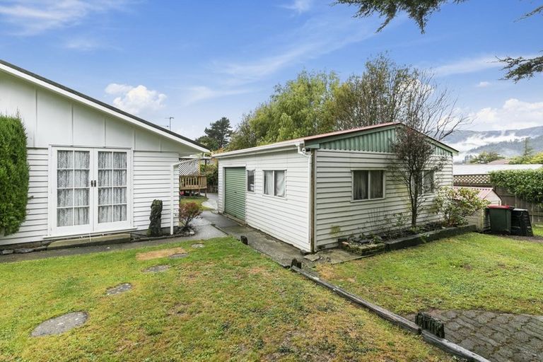 Photo of property in 31 Mcgowan Road, Wainuiomata, Lower Hutt, 5014