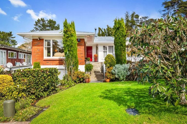 Photo of property in 25 Hartley Terrace, Massey, Auckland, 0614