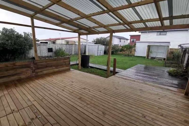 Photo of property in 112 Edgewater Drive, Pakuranga, Auckland, 2010