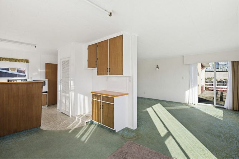 Photo of property in 5 Marine Parade, Paraparaumu Beach, Paraparaumu, 5032