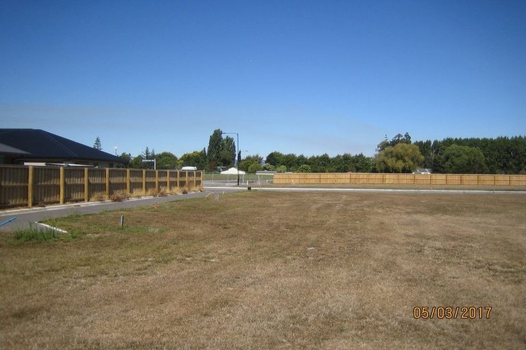 Photo of property in 137 Styx Mill Road, Casebrook, Christchurch, 8051