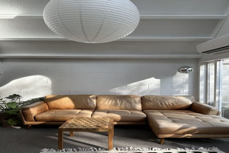 Photo of property in 2/62 South Karori Road, Karori, Wellington, 6012