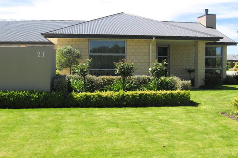 Photo of property in 27 Saracen Avenue, Northwood, Christchurch, 8051