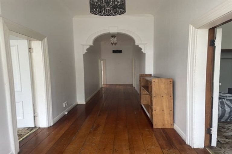 Photo of property in 19 Myrtle Crescent, Mount Cook, Wellington, 6021