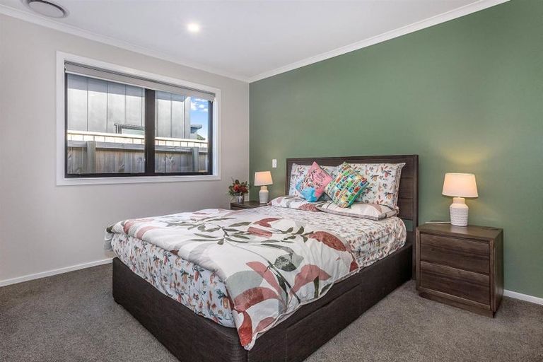 Photo of property in 14 Kaiaho Close, Aotea, Porirua, 5024