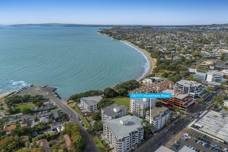 Photo of property in 3a/171 Hurstmere Road, Takapuna, Auckland, 0622