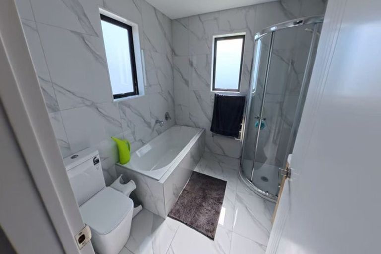 Photo of property in 11 Pihoihoi Place, Hobsonville, Auckland, 0616